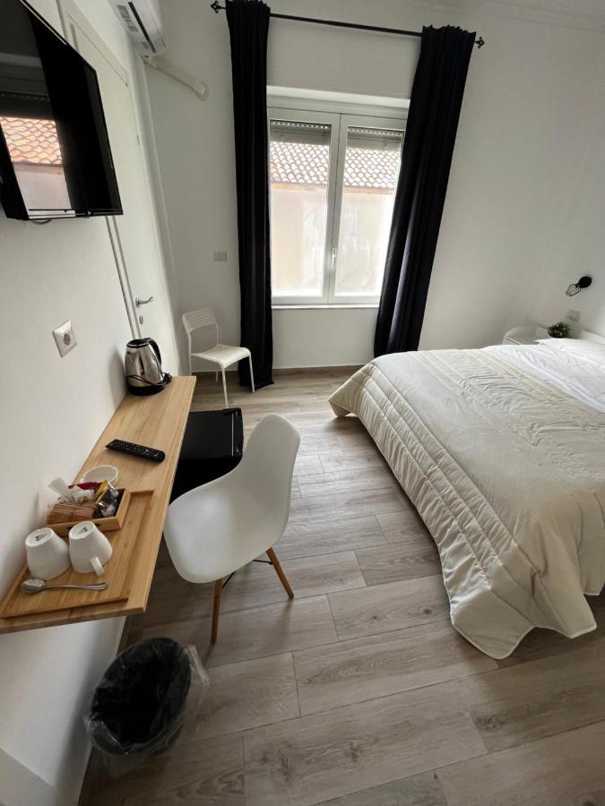 Dimora Sicula Guest House CTA Exteriör bild